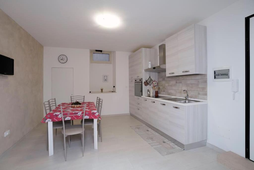 Arcovitti Apartments Монополи Екстериор снимка